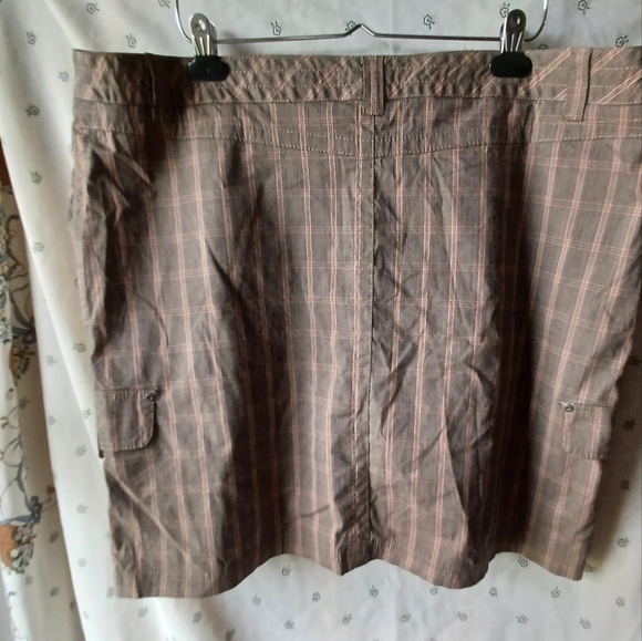 Addition Elle Grey/Brown Plaid Skort - Picture 2 of 7